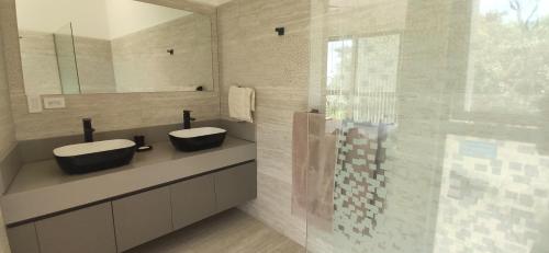 Phòng tắm tại Incroyable Villa HermoSamara