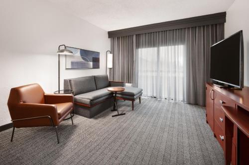 Courtyard by Marriott Memphis Airport Image