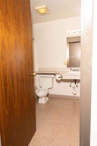 Gallery image of Lafayette Inn in Moundsville
