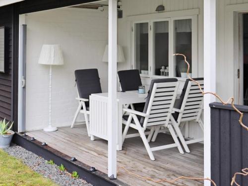 Patio nebo venkovní prostory v ubytování 4 person holiday home in VARBERG-By Traum