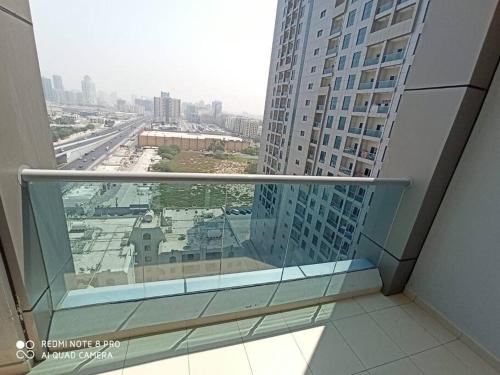 Lovely 1-Bedroom serviced apartment, free parking