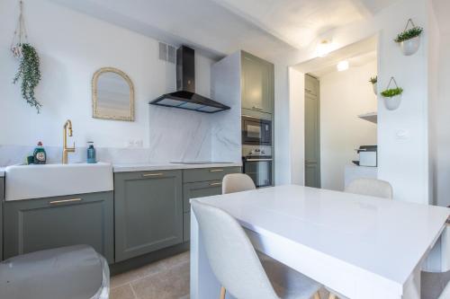 LB Vacation Rentals I A Quiet Place with Garden in the Heart of Cannes