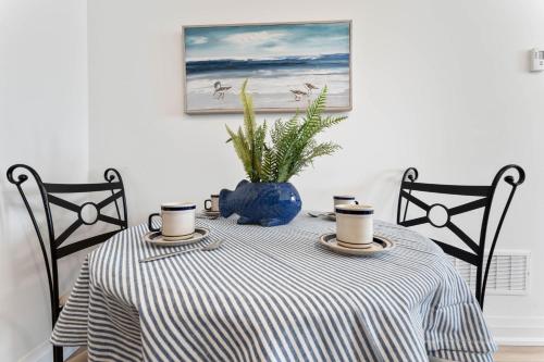 U2 - Beachy Paradise -Private & Spacious 2bdrm apt – Photos 3