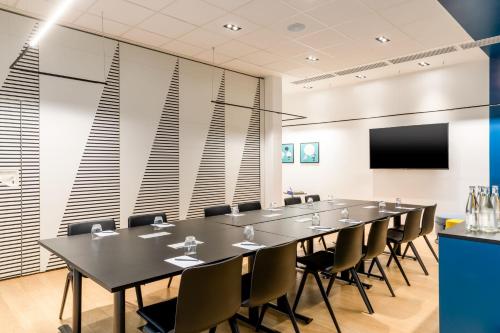 Zona business o sala conferenze di Courtyard by Marriott Paris Creteil