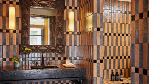 Downtown Los Angeles Proper Hotel, a Member of Design Hotels photo 63