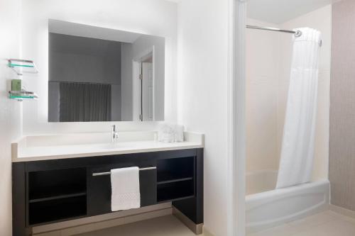Ένα μπάνιο στο Residence Inn by Marriott Williamsburg