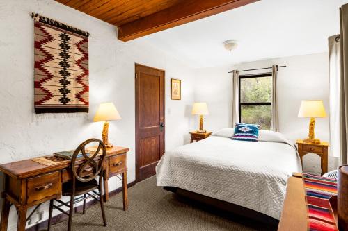 Voodi või voodid majutusasutuse Saguaro Lake Ranch toas