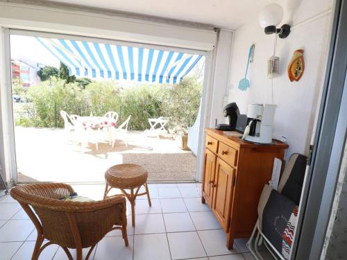 Appartement T2 Climatisé, Grande Terrasse, Piscine, Proche Plage, Idéal Famille