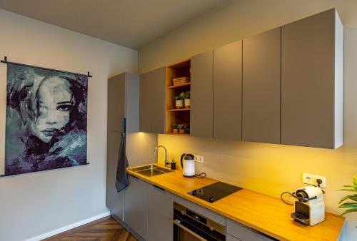 Η κουζίνα ή μικρή κουζίνα στο Iceland SJF Apartments - 301