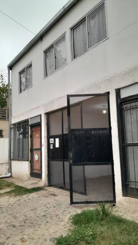 Το κτήριο όπου στεγάζεται  το δωμάτιο σε οικογενειακή κατοικία