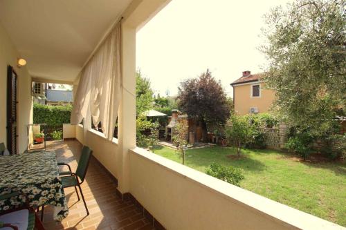 Taman di luar Apartment in Novigrad - Istrien 9815