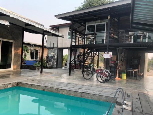 Πισίνα στο ή κοντά στο SolarCell Private Homestay - โซล่าเซลล์ไพรเวทโฮมสเตย์