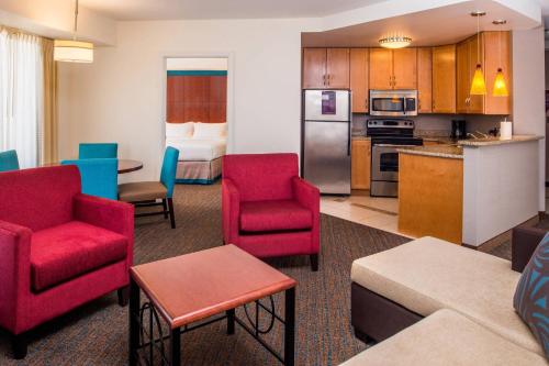 Residence Inn Pittsburgh North Shore Image