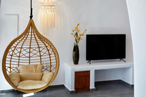 Μια τηλεόραση ή/και κέντρο ψυχαγωγίας στο Allure Breeze Suites
