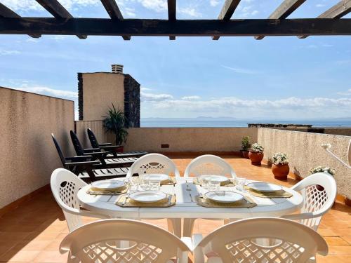 Apartamento frente al mar con piscina