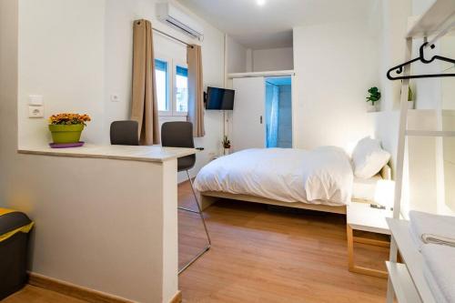 Acropolis Explorer Studio by WeHost Athens