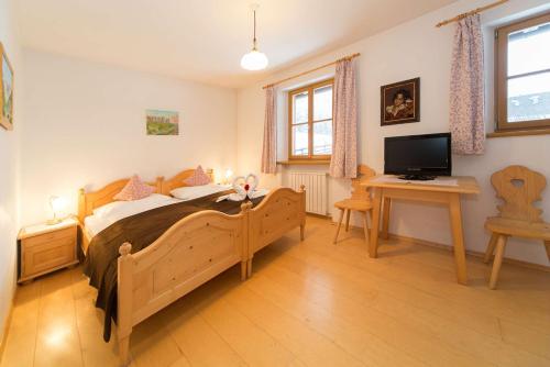 TV a/nebo společenská místnost v ubytování Hotel Rosengarten