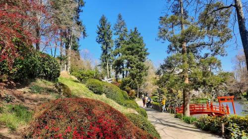 Jardin de l'établissement L'Udon-Thani gîte de groupe à 4 min du Puy du Fou