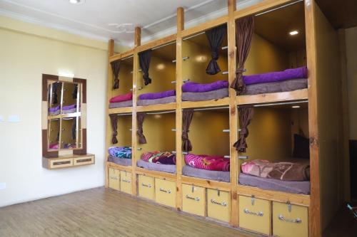 Φωτογραφία από το άλμπουμ του indian backpackers hostel σε Manāli