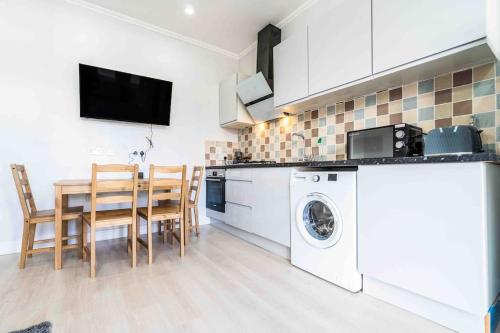 Beautiful flat with free parking photo 7