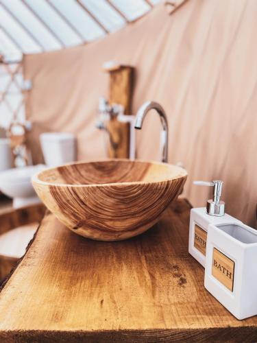 Gambar di galeri bagi Glamping Iurte Mongole Spiritul Zimbrului di Vama Buzăului
