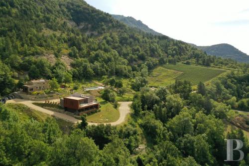 Vues et nature exceptionnelles au coeur de 200 ha pour 16 pers