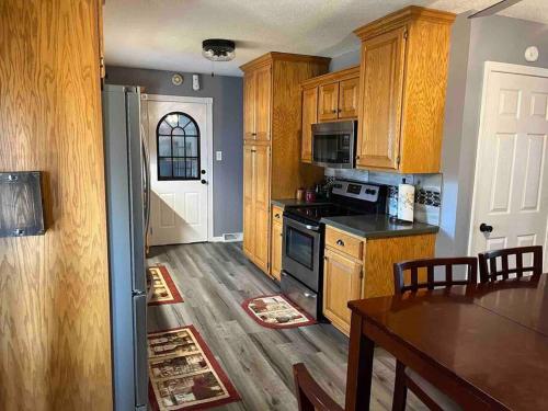 Spacious Country Style Home – Photos 2