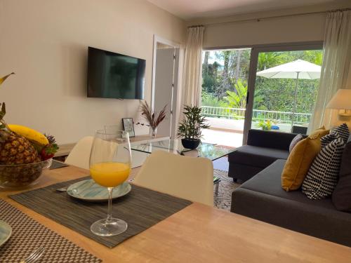 Suite 208, Close to the beach, 2 bedroom,Golden Mile