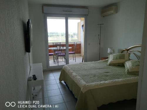 appartement 6pers ,3 étage dernier, duplex spacieux Clim, piscine ,parking privé fermer