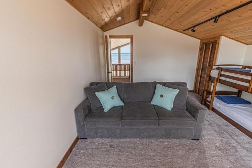 Posezení v ubytování Ocean Views for days.......