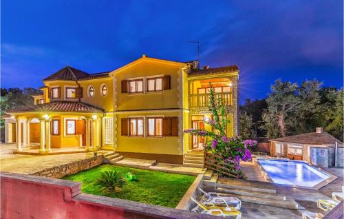Amazing Home In Medulin
