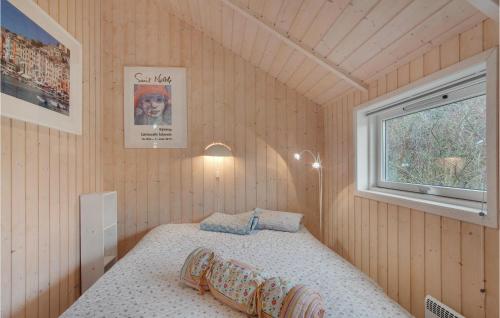 Postel nebo postele na pokoji v ubytování 4 Bedroom Pet Friendly Home In Kalundborg