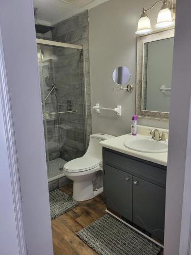 Kylpyhuone majoituspaikassa Convenient and Comfortable