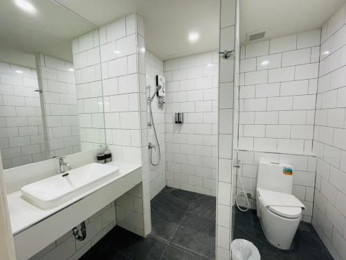 Salle de bains dans l'établissement ARENICE Boutique Hotel