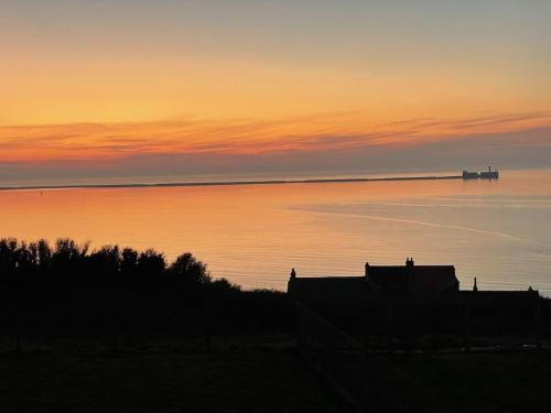 Villa face mer aux magnifiques couchers de soleil 5 mn de Nausicaa