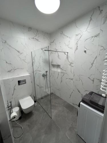 Ένα μπάνιο στο EAvalonRestApartment