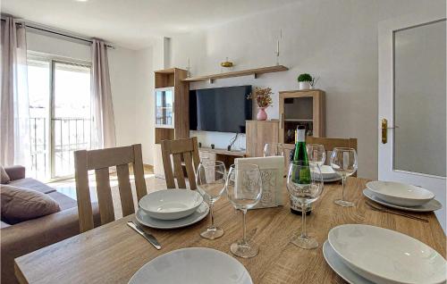 TV a/nebo společenská místnost v ubytování Pet Friendly Apartment