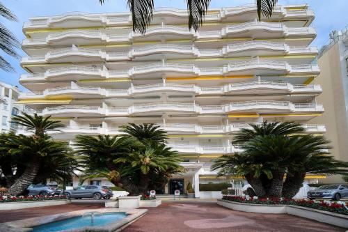 Buckingham & Lloyds - Cannes photo 31