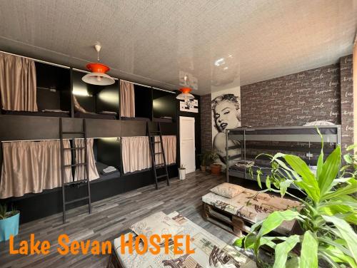 Postel nebo postele na pokoji v ubytování Lake Sevan Hostel