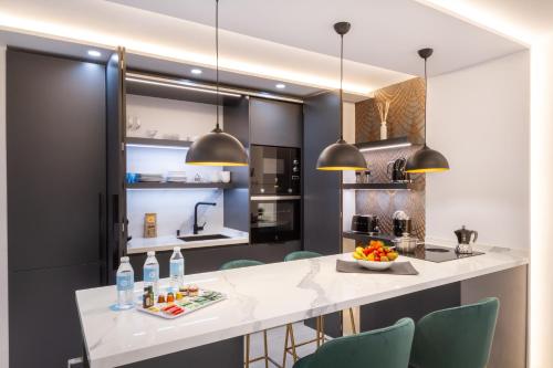 MARBELLA BANUS SUITES - Marbella Marina Banus Deluxe Apartment Sea Views photo 3