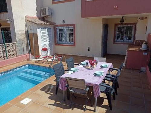 Fotografia z galérie ubytovania CASA VICTORIA. Adosado en Benajarafe. (Costa del Sol) v destinácii Benajarafe