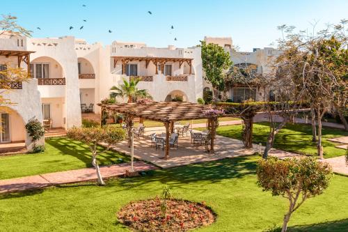 an aerial view of the courtyard of a house at Sharm Dreams Vacation Club - Aqua Park in Sharm El Sheikh