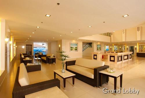 Elresa Elegant at Field Residences Condominium Hotel