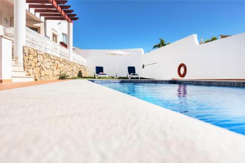 Villa Melanésia - Piscina aquecível e vista mar - Galé, Albufeira