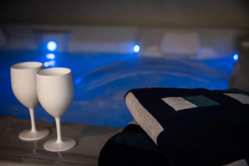 Фотография из галереи Luxury Central Bmth House with Hot Tub. Stunning! в Борнмуте