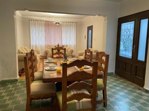 Et opholdsområde på Casa centríca accesible a los lugares más turísticos