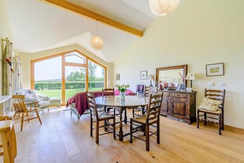 Gallery image of Peaceful pretty cottage with fabulous rural views and open space. NEW listing in Bishop Monkton