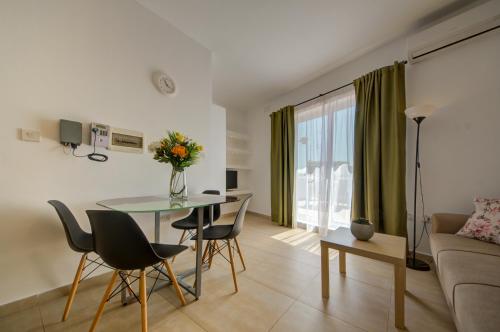 St Pauls's Bay 2 Bedroom Apartments & Penthouse close to Promenade