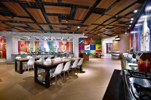 Gallery image of favehotel Jababeka Cikarang in Cikarang