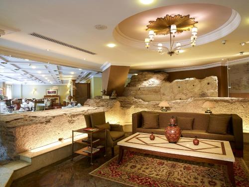 A seating area at Eresin Hotels Sultanahmet - Boutique Class